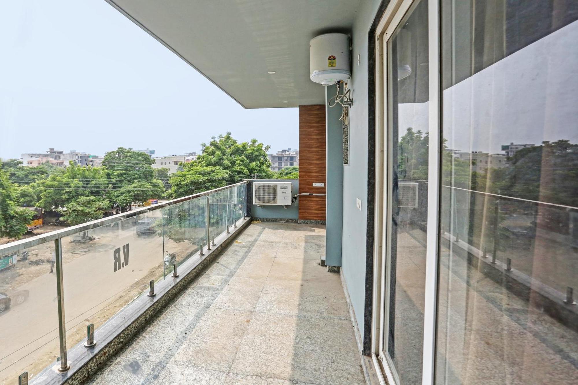 Hotel O Vikrant Residency Gurgaon Exterior foto
