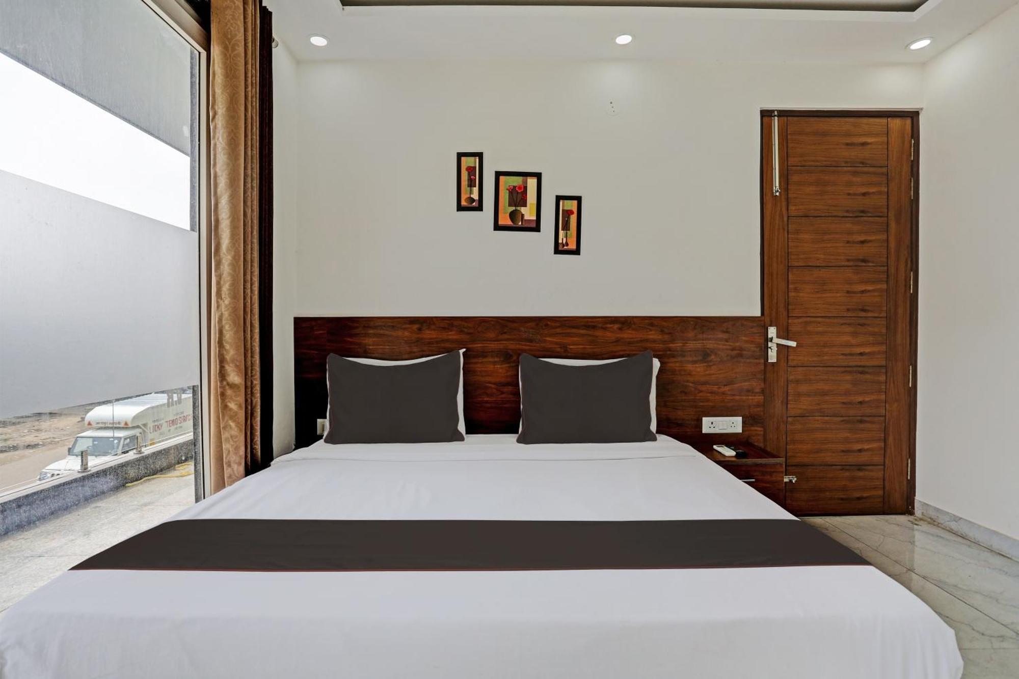 Hotel O Vikrant Residency Gurgaon Exterior foto
